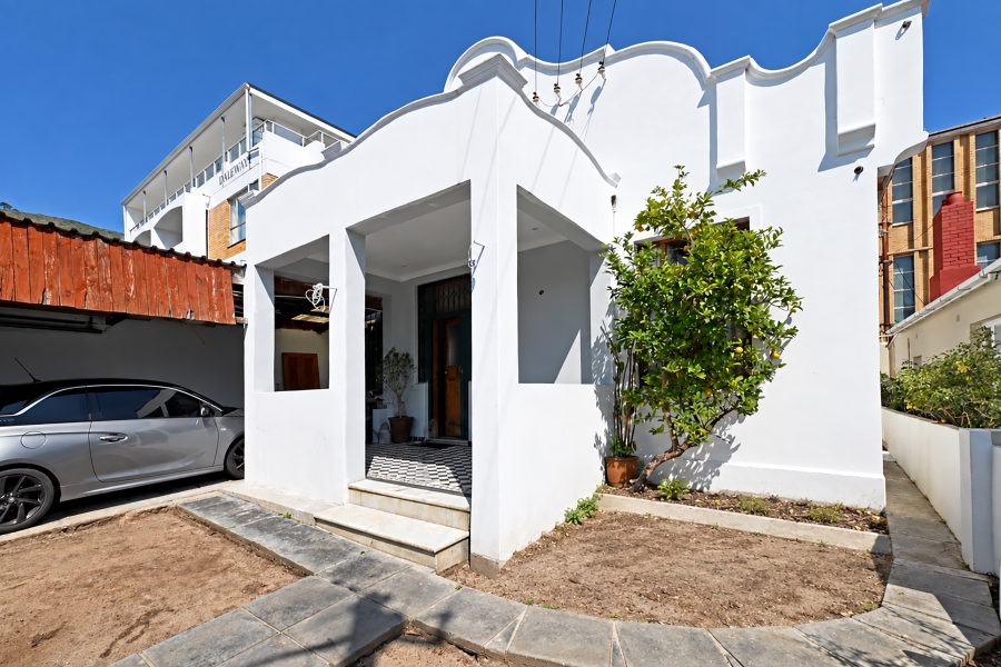 3 Bedroom Property for Sale in Sea Point Western Cape